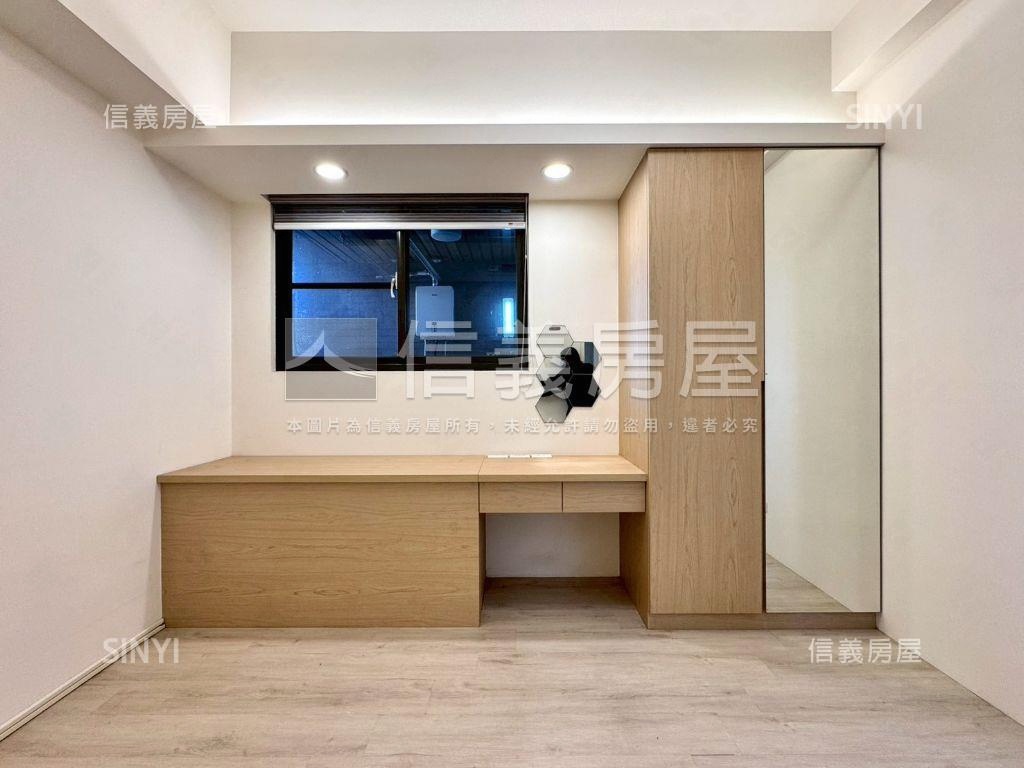 坤悅君品朝東南裝潢戶房屋室內格局與周邊環境