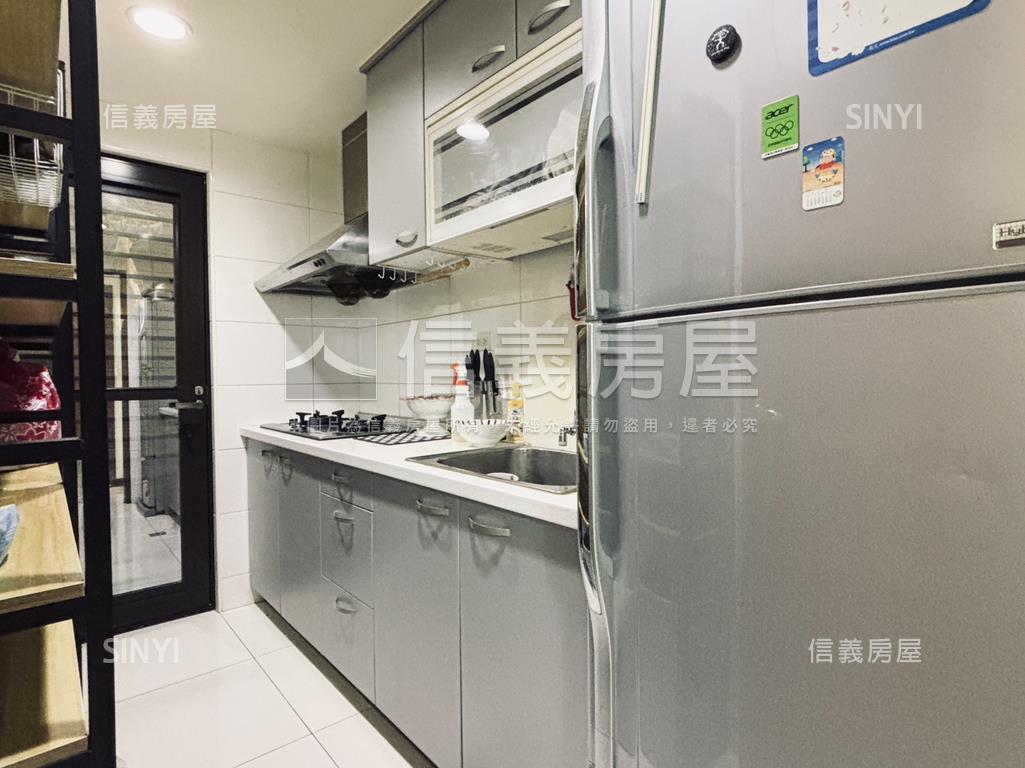 專任巴黎花都景觀兩房車位房屋室內格局與周邊環境