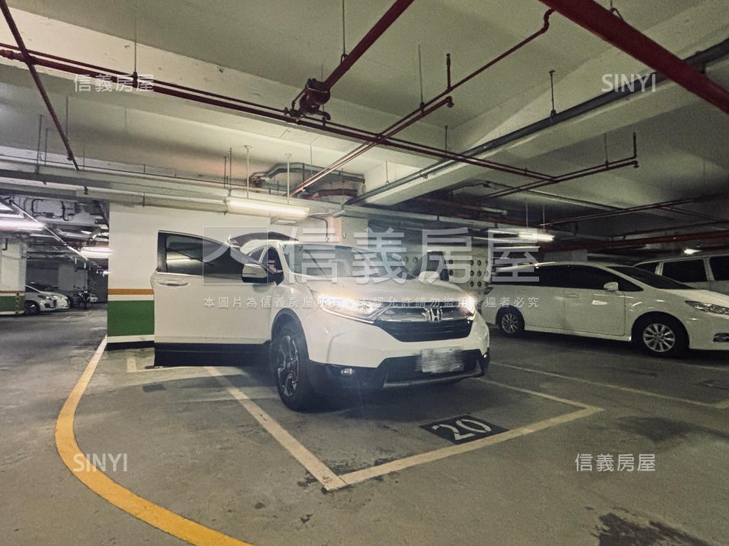 專任巴黎花都景觀兩房車位房屋室內格局與周邊環境