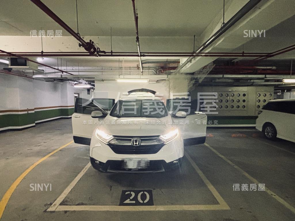 專任巴黎花都景觀兩房車位房屋室內格局與周邊環境