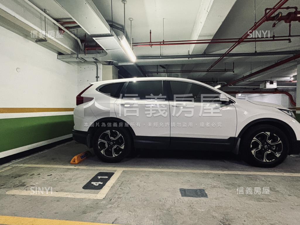 專任巴黎花都景觀兩房車位房屋室內格局與周邊環境