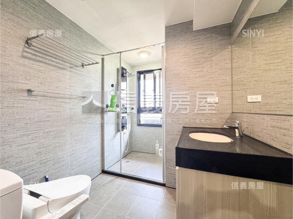 文心苑中高樓邊間２房平車房屋室內格局與周邊環境