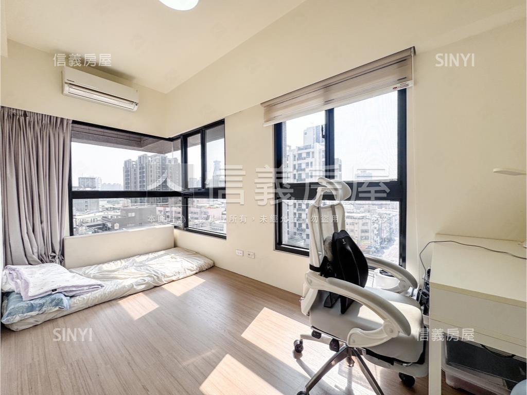 文心苑中高樓邊間２房平車房屋室內格局與周邊環境