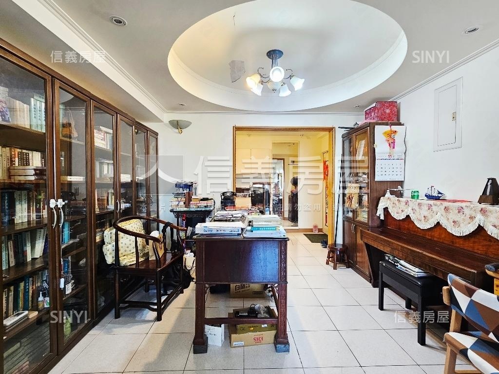 漢江春曉後棟邊間４房平車房屋室內格局與周邊環境