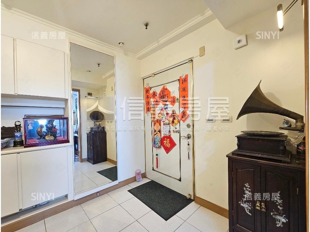 漢江春曉後棟邊間４房平車房屋室內格局與周邊環境