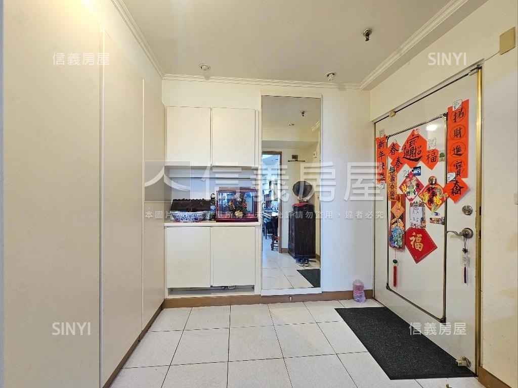 漢江春曉後棟邊間４房平車房屋室內格局與周邊環境