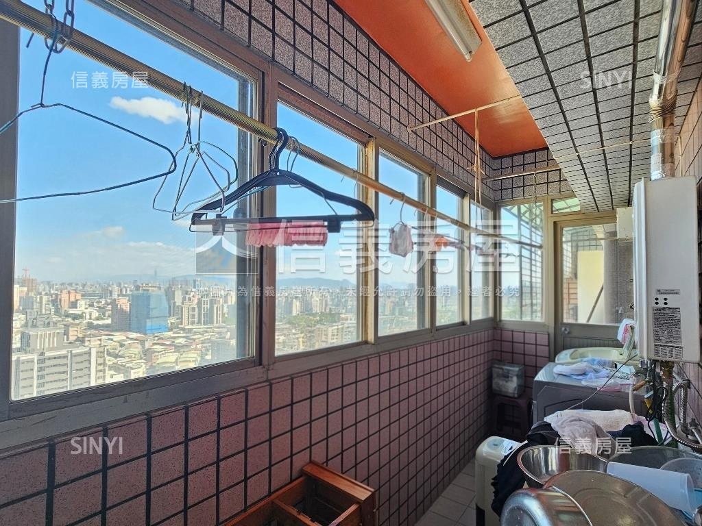 漢江春曉後棟邊間４房平車房屋室內格局與周邊環境