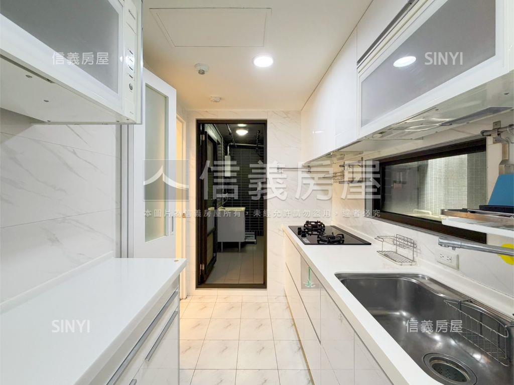 仁愛好樣★精美兩房車位房屋室內格局與周邊環境