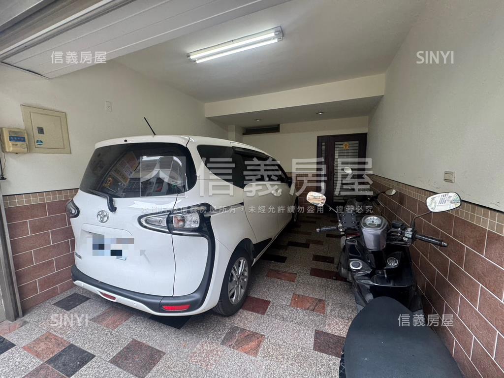 興中４套房方便停車美透天房屋室內格局與周邊環境