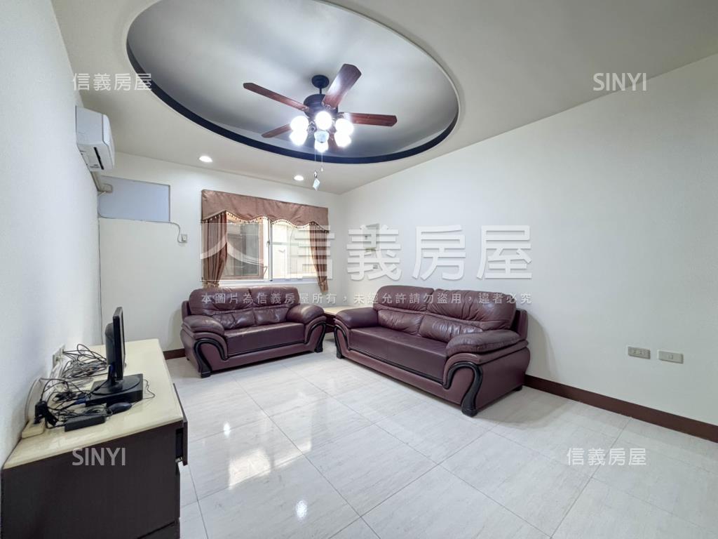 興中４套房方便停車美透天房屋室內格局與周邊環境