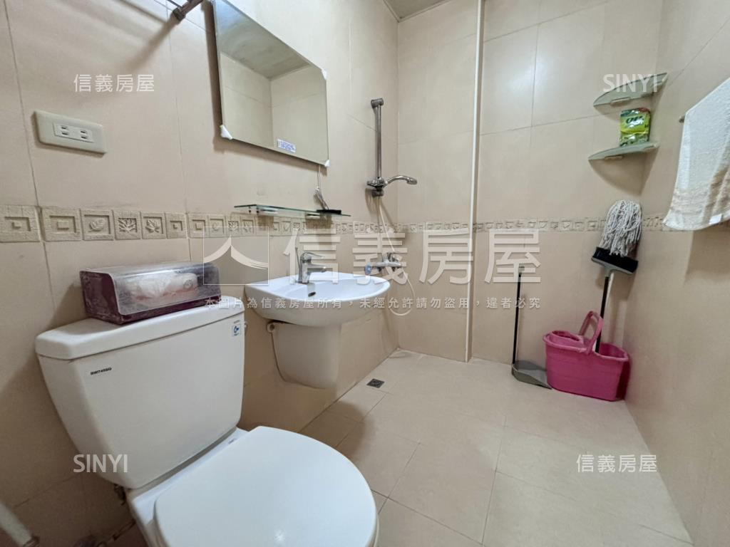 興中４套房方便停車美透天房屋室內格局與周邊環境