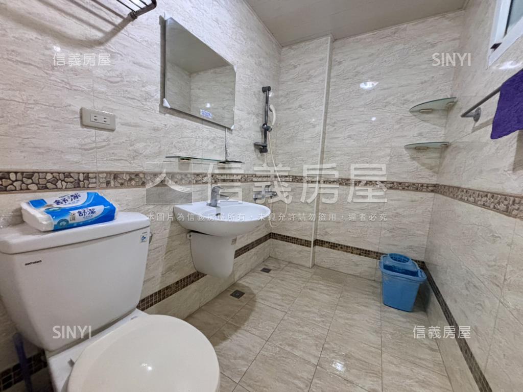 興中４套房方便停車美透天房屋室內格局與周邊環境