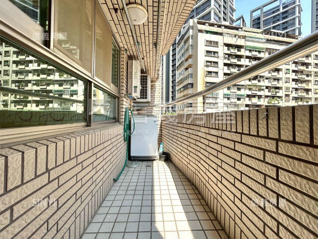 桂花鄉採光裝潢三房房屋室內格局與周邊環境