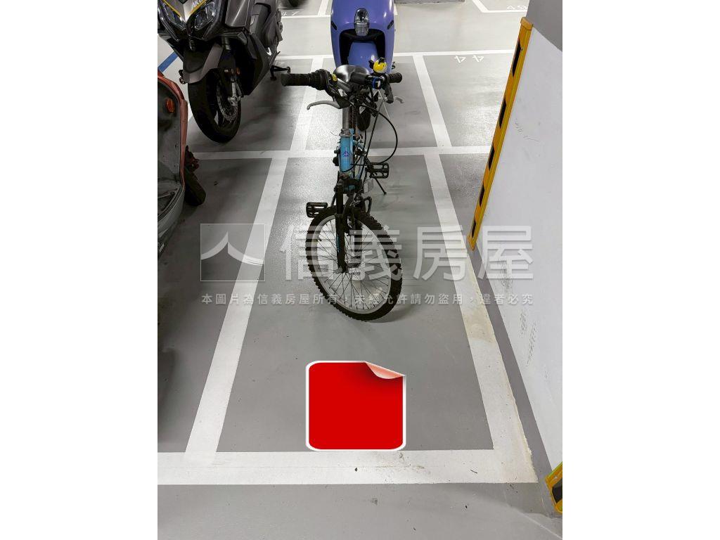 近高鐵邊間美妝兩房車位房屋室內格局與周邊環境