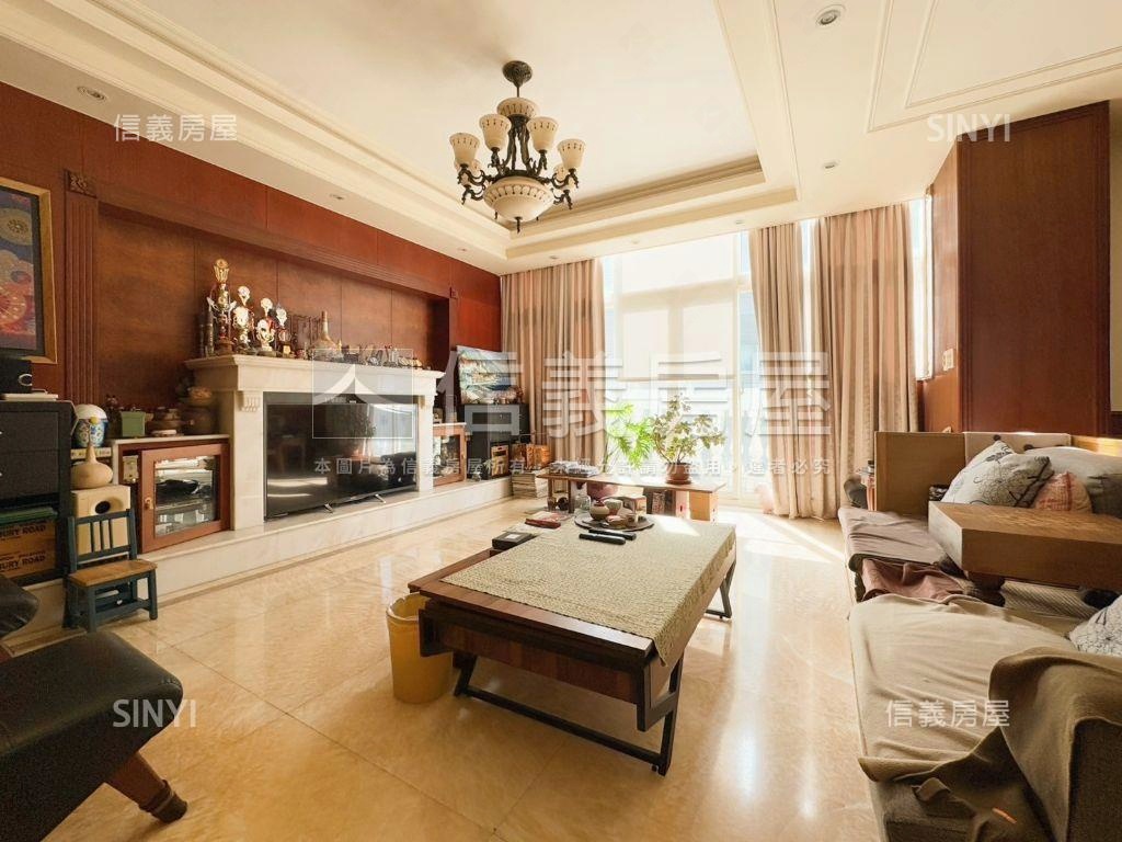 政大御花園雙車位四房房屋室內格局與周邊環境