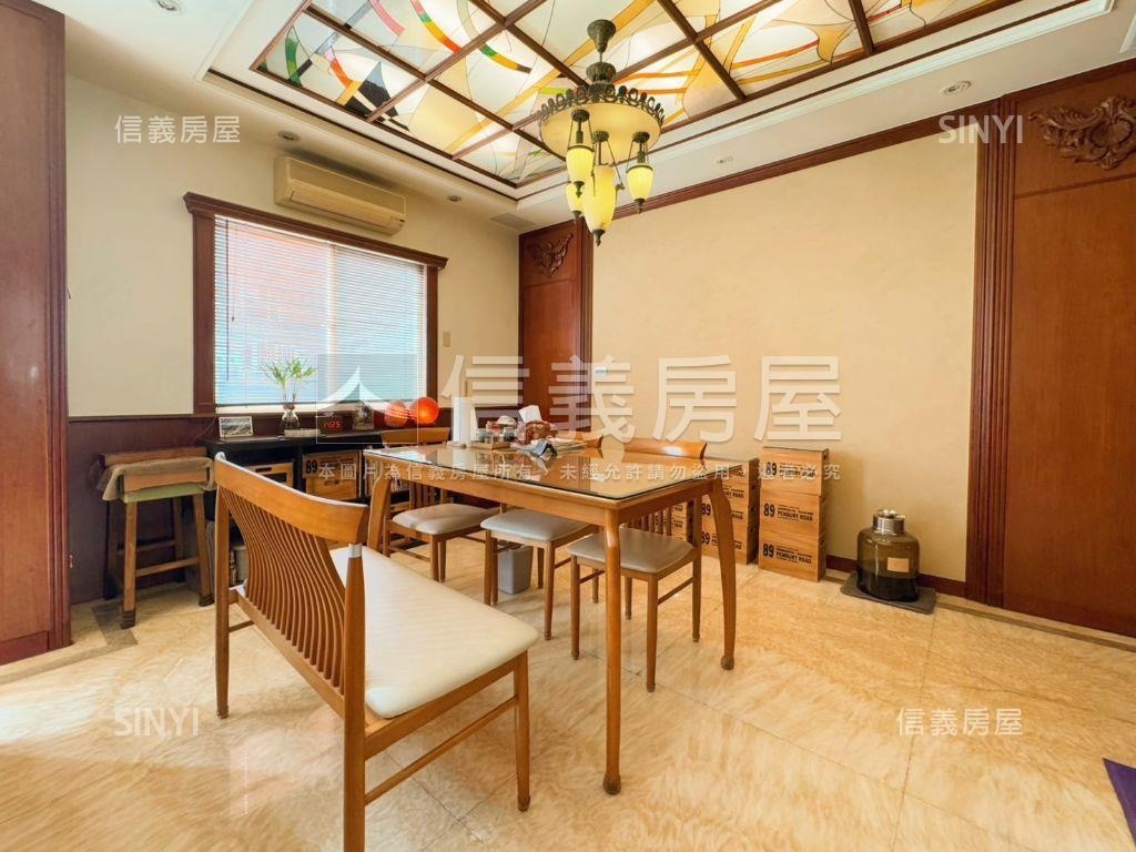 政大御花園雙車位四房房屋室內格局與周邊環境