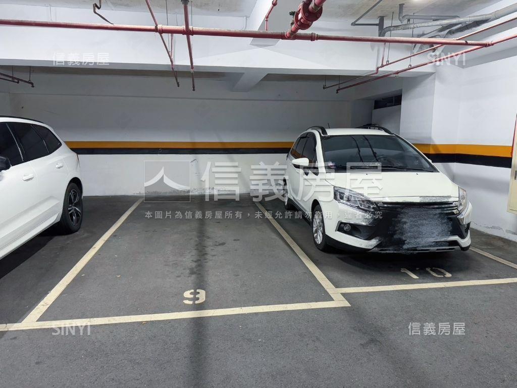 政大御花園雙車位四房房屋室內格局與周邊環境