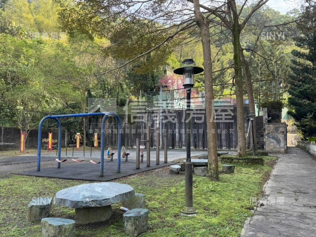 政大御花園雙車位四房房屋室內格局與周邊環境