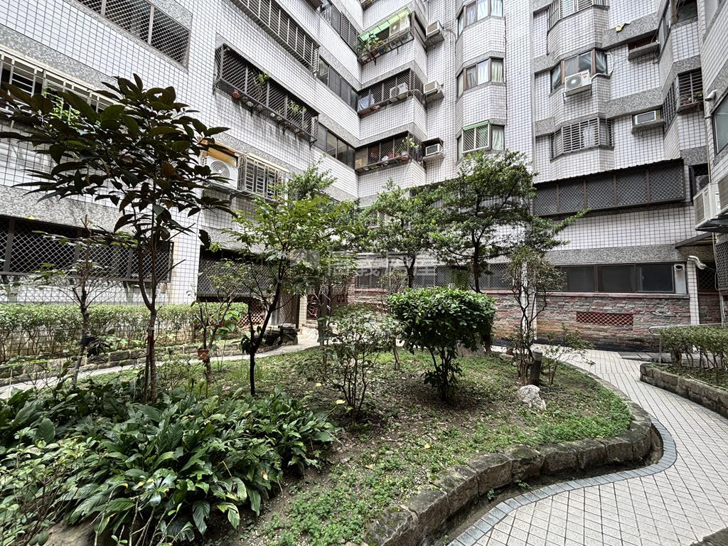 專任益民商圈三房平車房屋室內格局與周邊環境