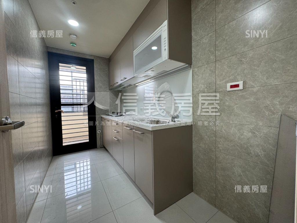 亞昕一見邊間綠意三房車位房屋室內格局與周邊環境