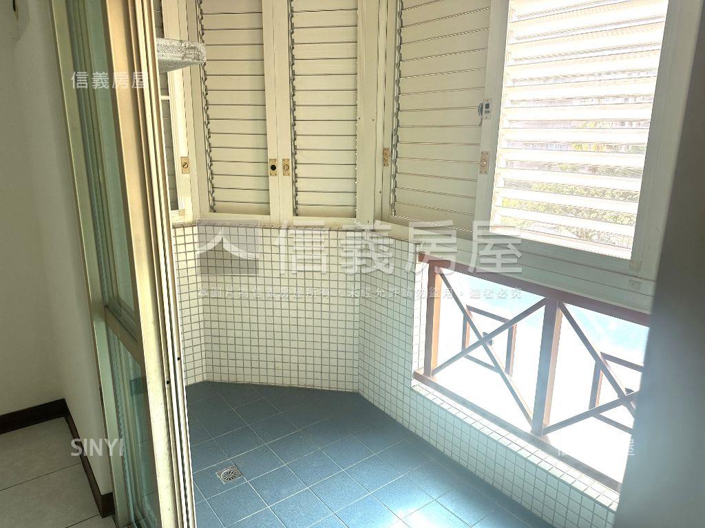 羅馬山莊三房平面車位房屋室內格局與周邊環境