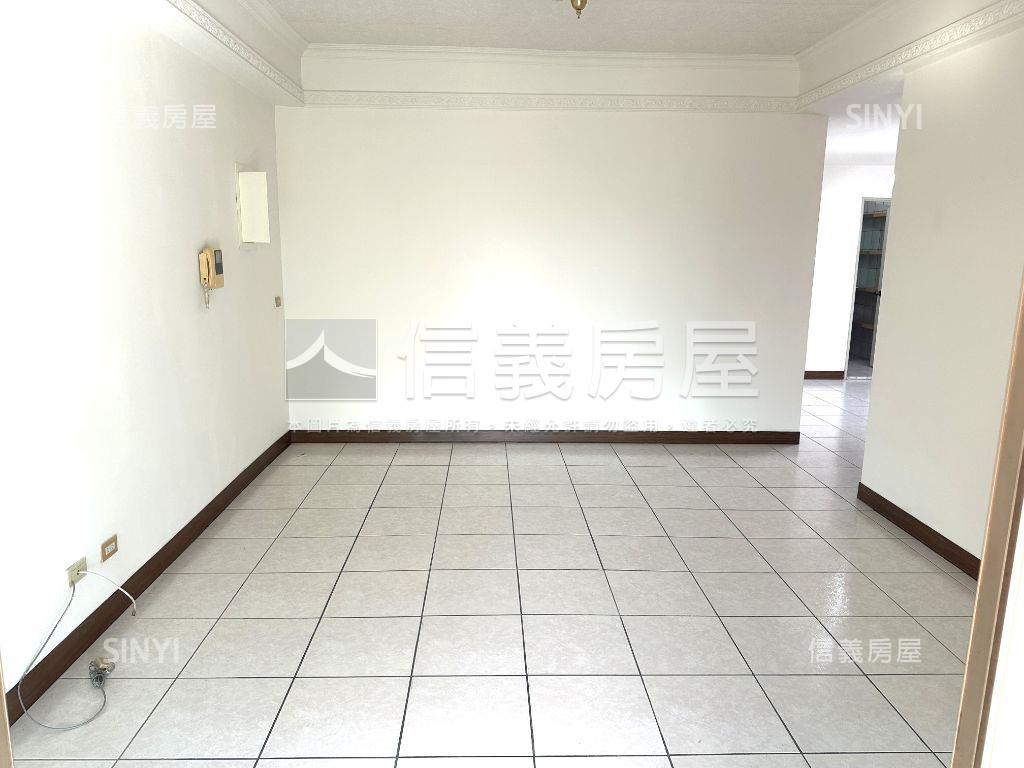 羅馬山莊三房平面車位房屋室內格局與周邊環境