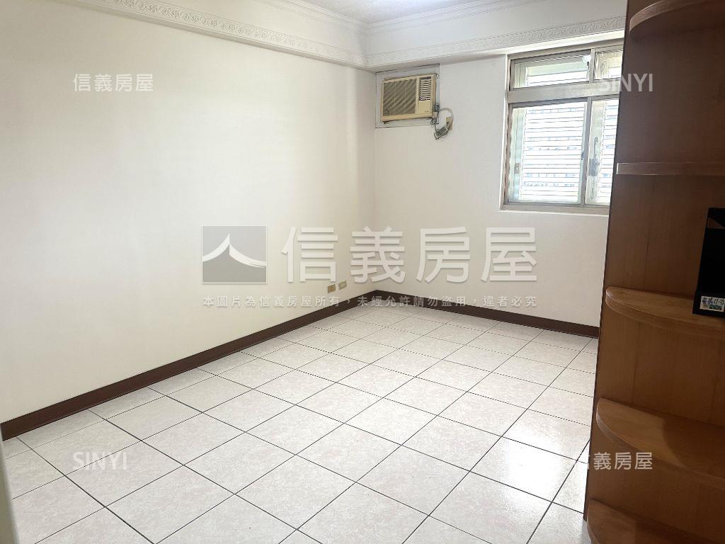 羅馬山莊三房平面車位房屋室內格局與周邊環境