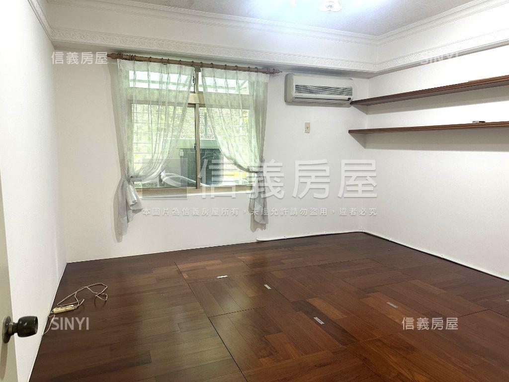 羅馬山莊三房平面車位房屋室內格局與周邊環境