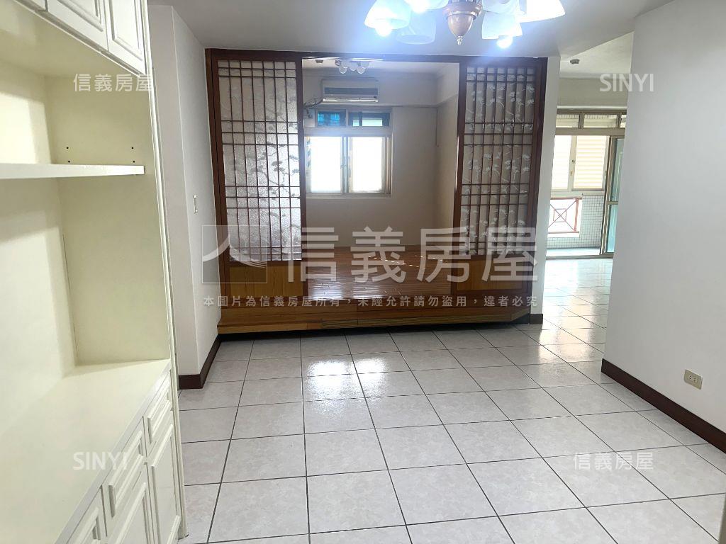 羅馬山莊三房平面車位房屋室內格局與周邊環境