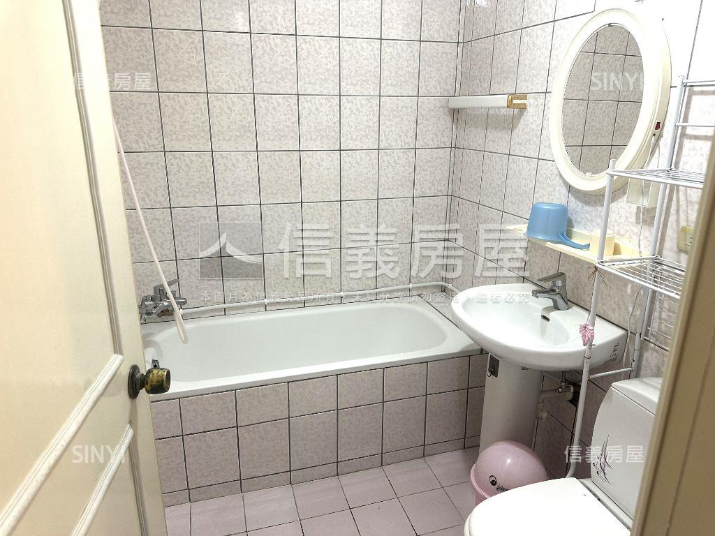 羅馬山莊三房平面車位房屋室內格局與周邊環境