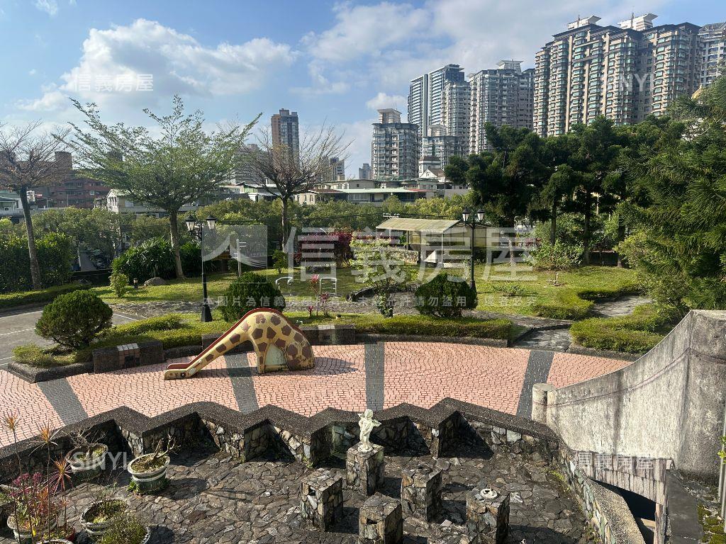 羅馬山莊三房平面車位房屋室內格局與周邊環境