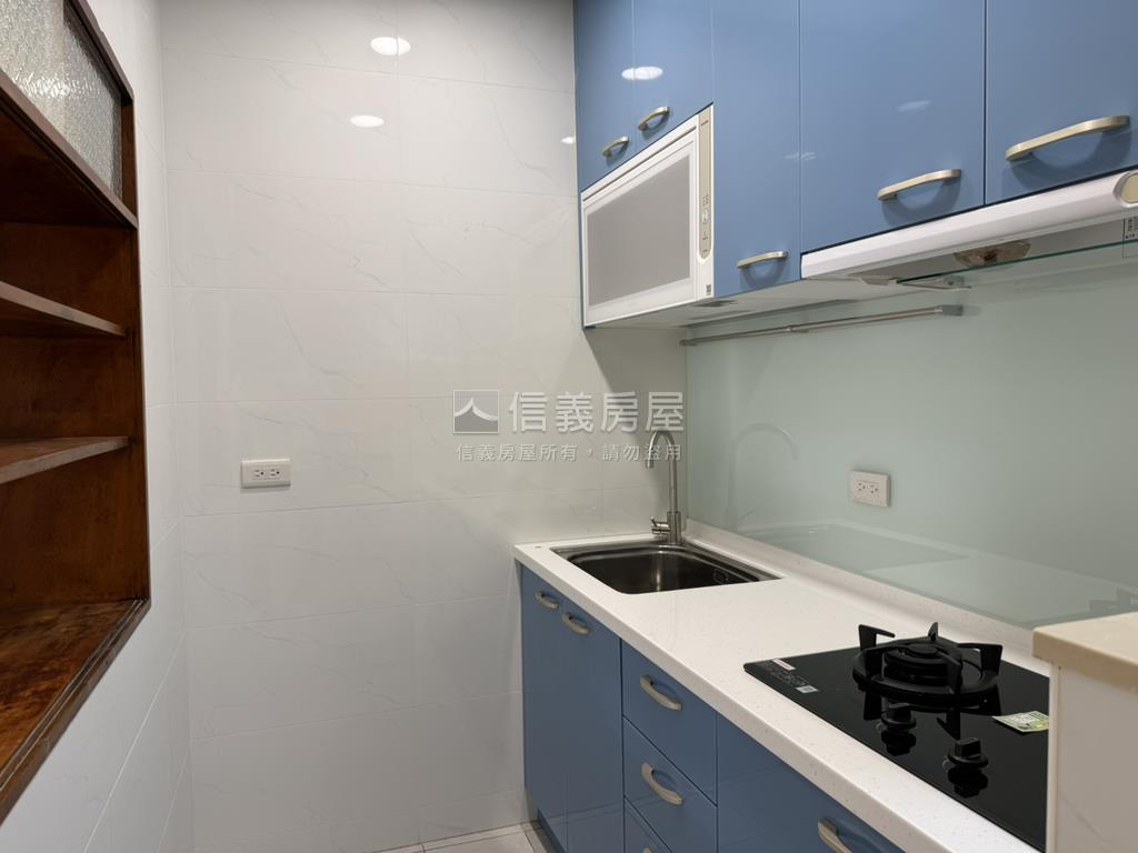 萬坪公園公寓２樓房屋室內格局與周邊環境