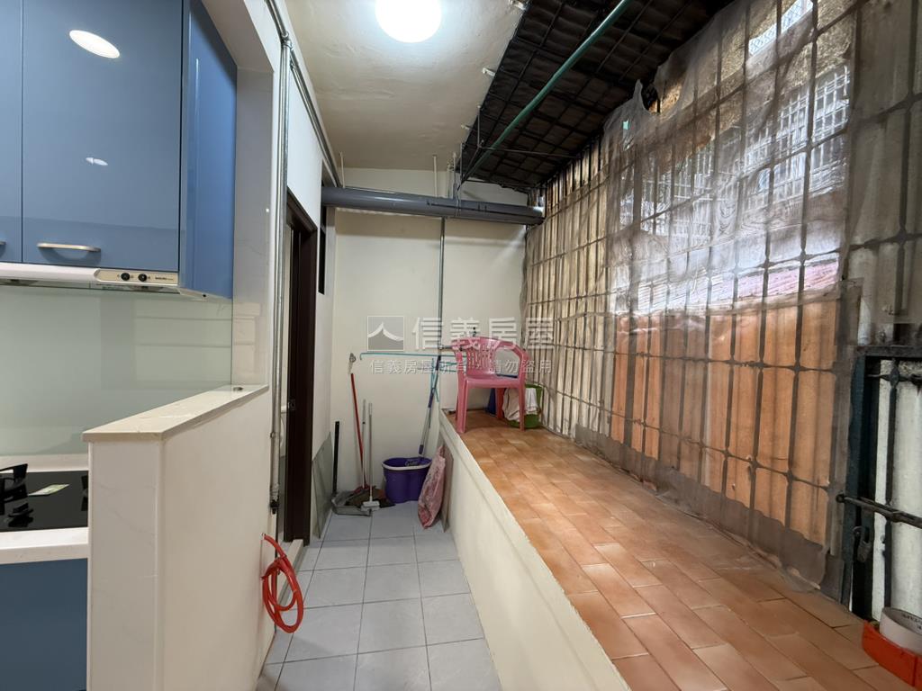 萬坪公園公寓２樓房屋室內格局與周邊環境