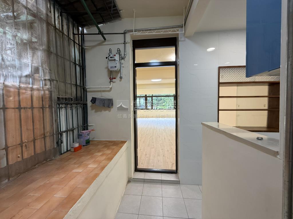 萬坪公園公寓２樓房屋室內格局與周邊環境