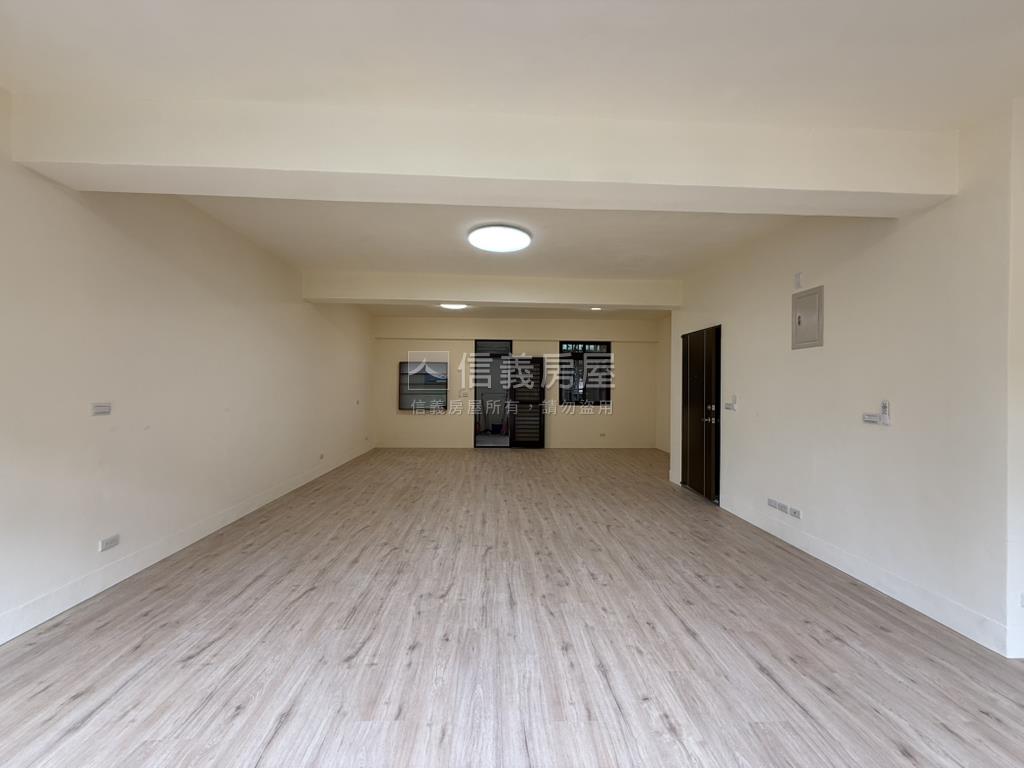 萬坪公園公寓２樓房屋室內格局與周邊環境