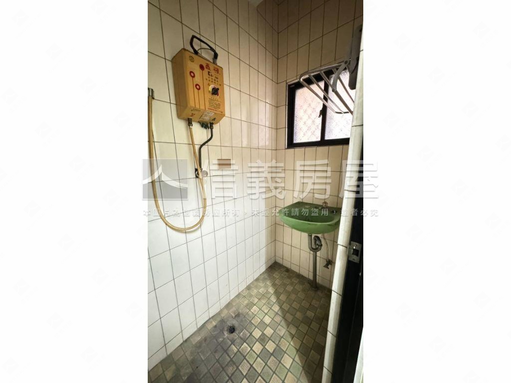 近水湳市場透天真方便房屋室內格局與周邊環境