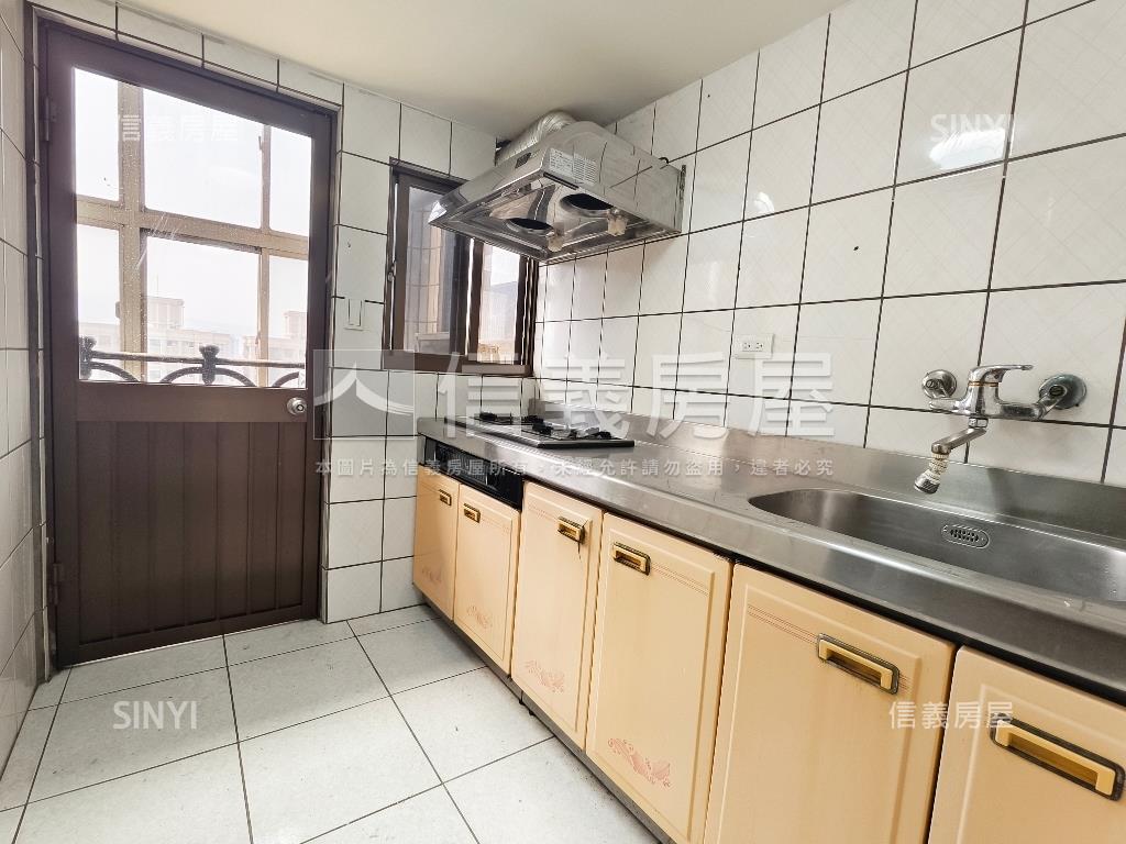 八擴景觀邊間低總價電梯房房屋室內格局與周邊環境