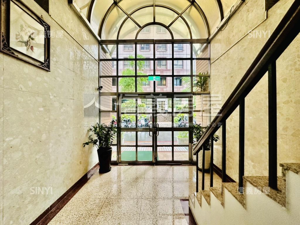 精美邊間露臺大空間房屋室內格局與周邊環境