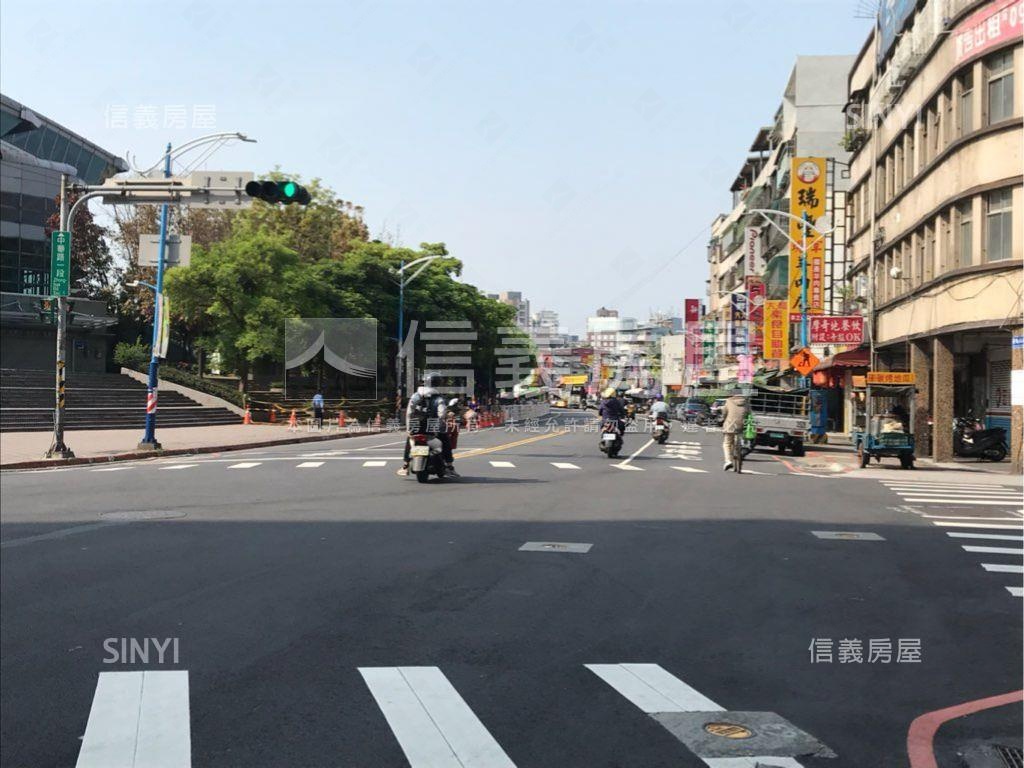 公園旁金店面房屋室內格局與周邊環境