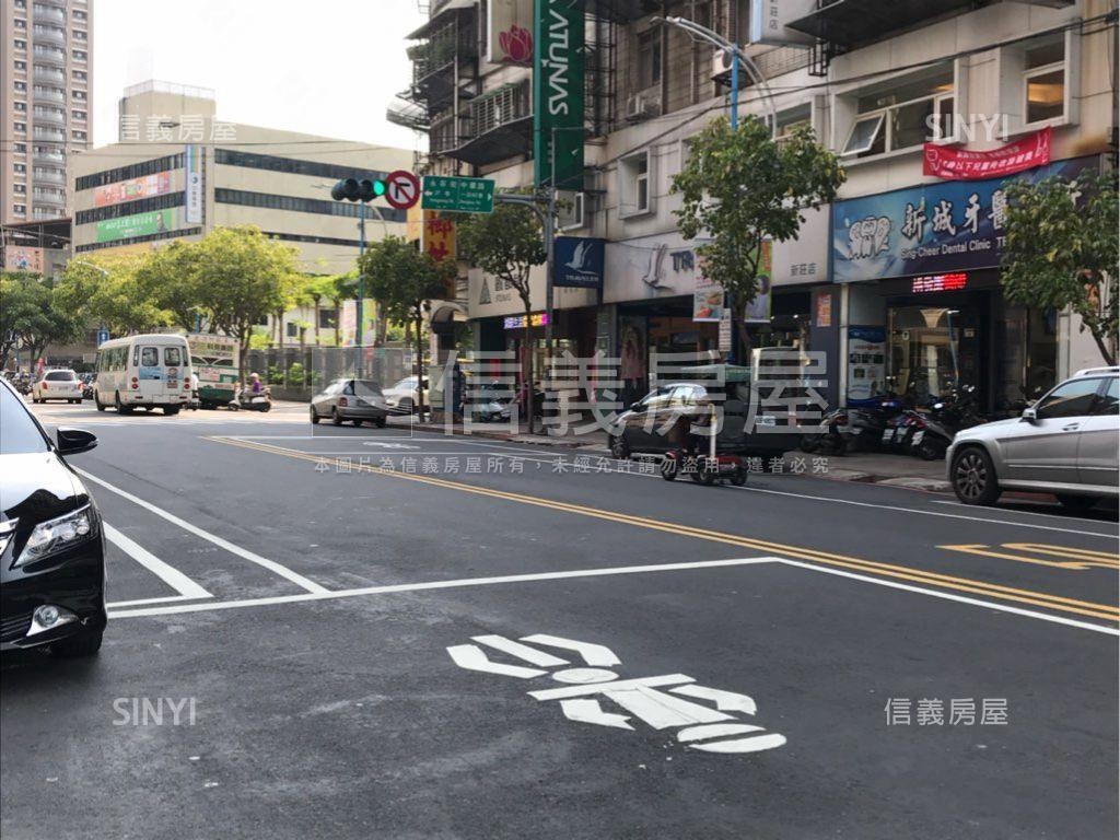 公園旁金店面房屋室內格局與周邊環境