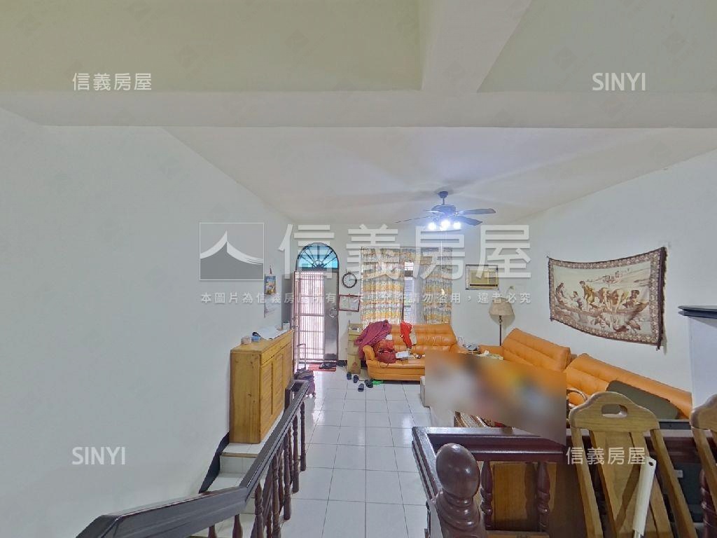 平鎮近南勢重劃車庫透天房屋室內格局與周邊環境