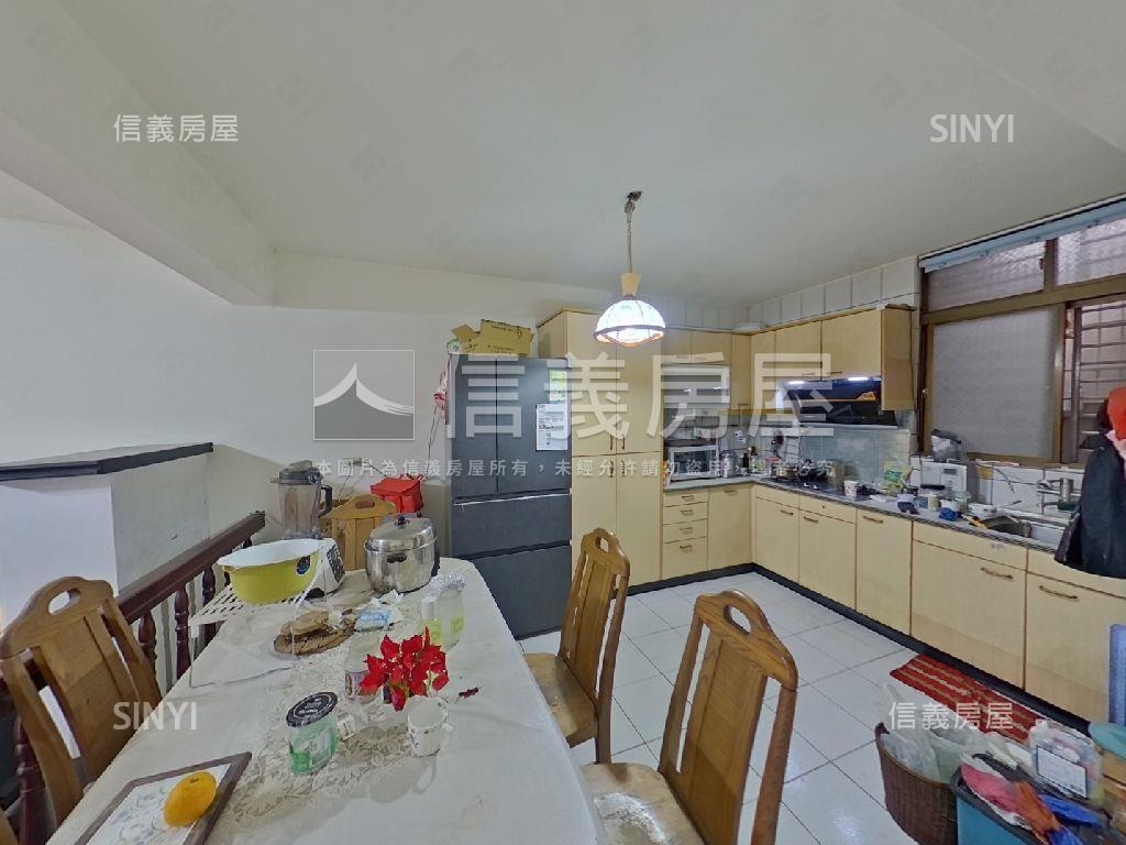 平鎮近南勢重劃車庫透天房屋室內格局與周邊環境