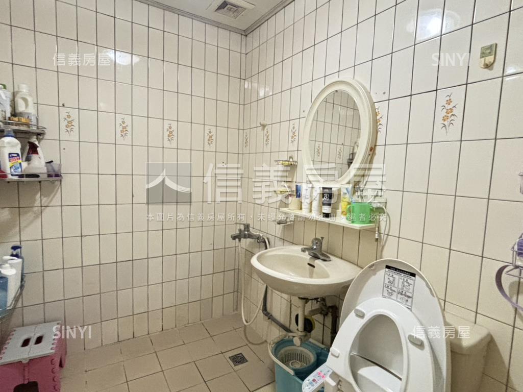 民族公寓頂加大空間房屋室內格局與周邊環境