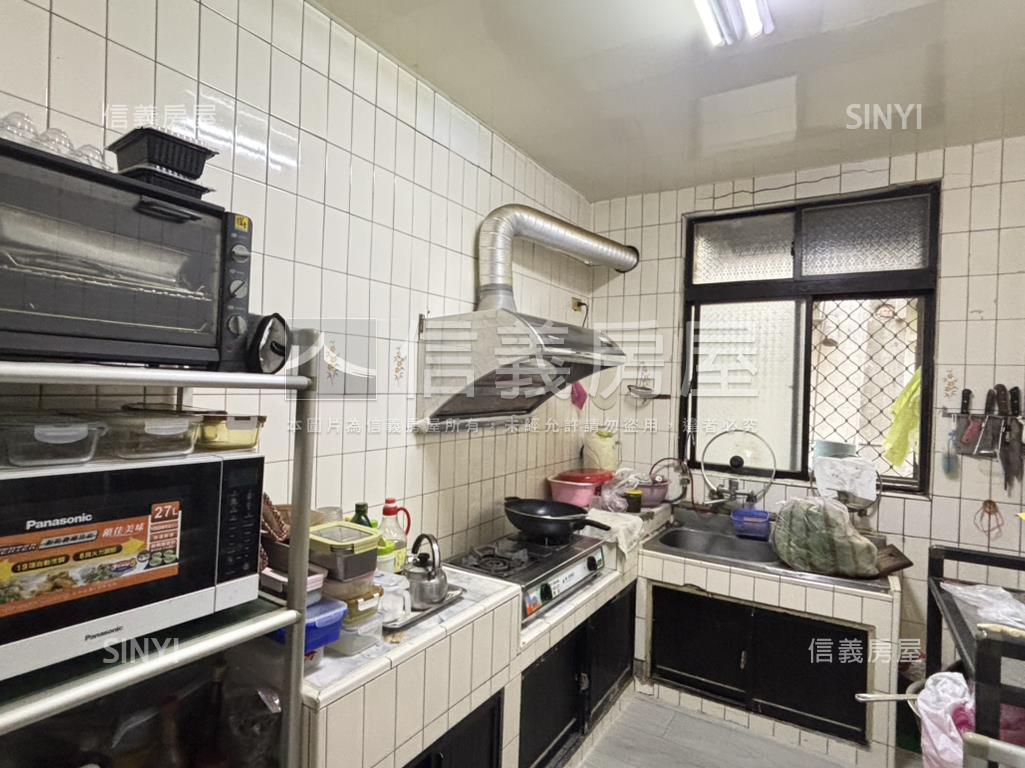 民族公寓頂加大空間房屋室內格局與周邊環境