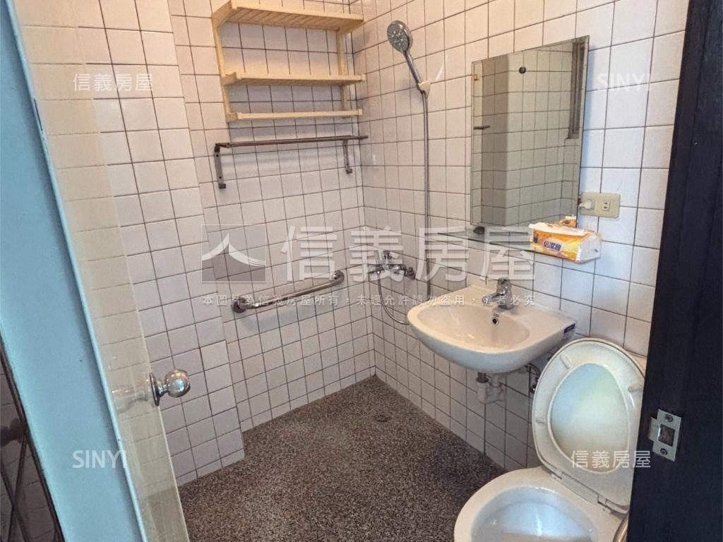 一中商圈低總價三房美寓房屋室內格局與周邊環境