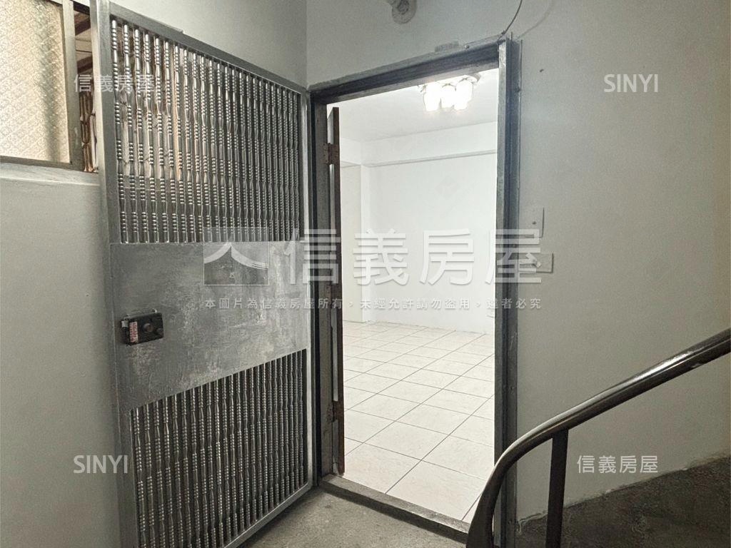 一中商圈低總價三房美寓房屋室內格局與周邊環境