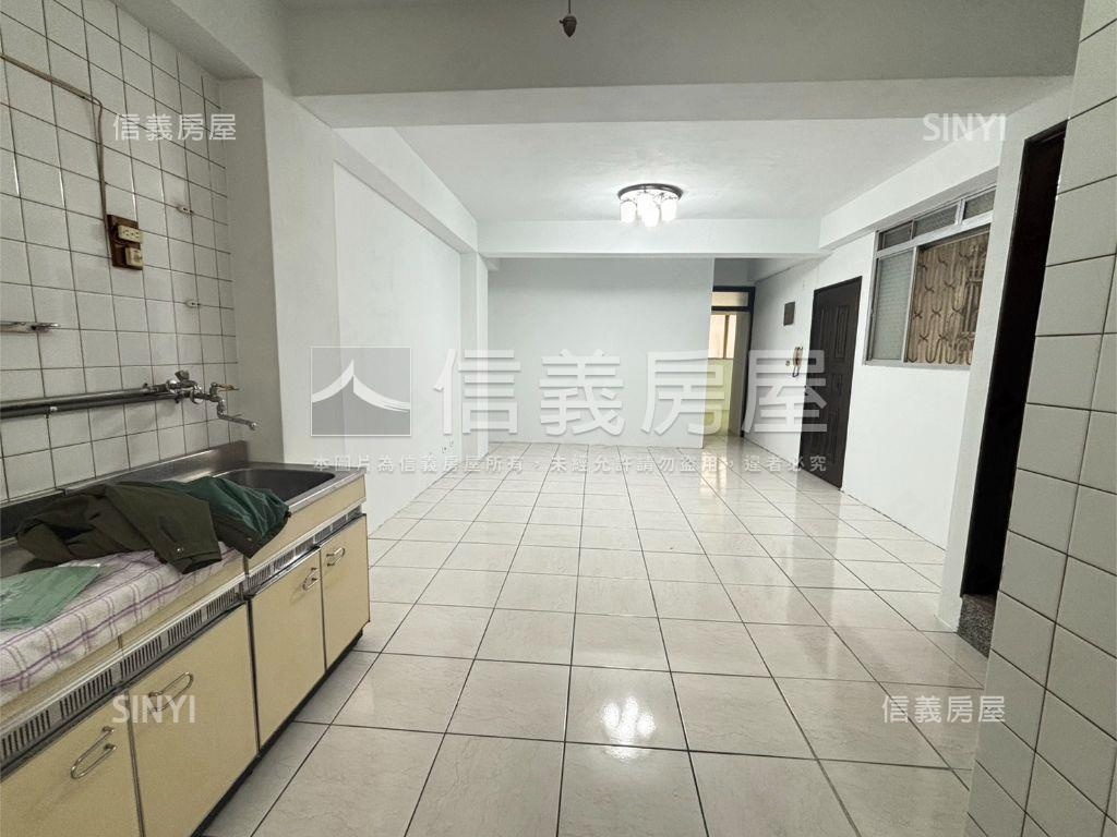 一中商圈低總價三房美寓房屋室內格局與周邊環境