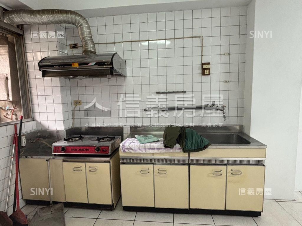 一中商圈低總價三房美寓房屋室內格局與周邊環境