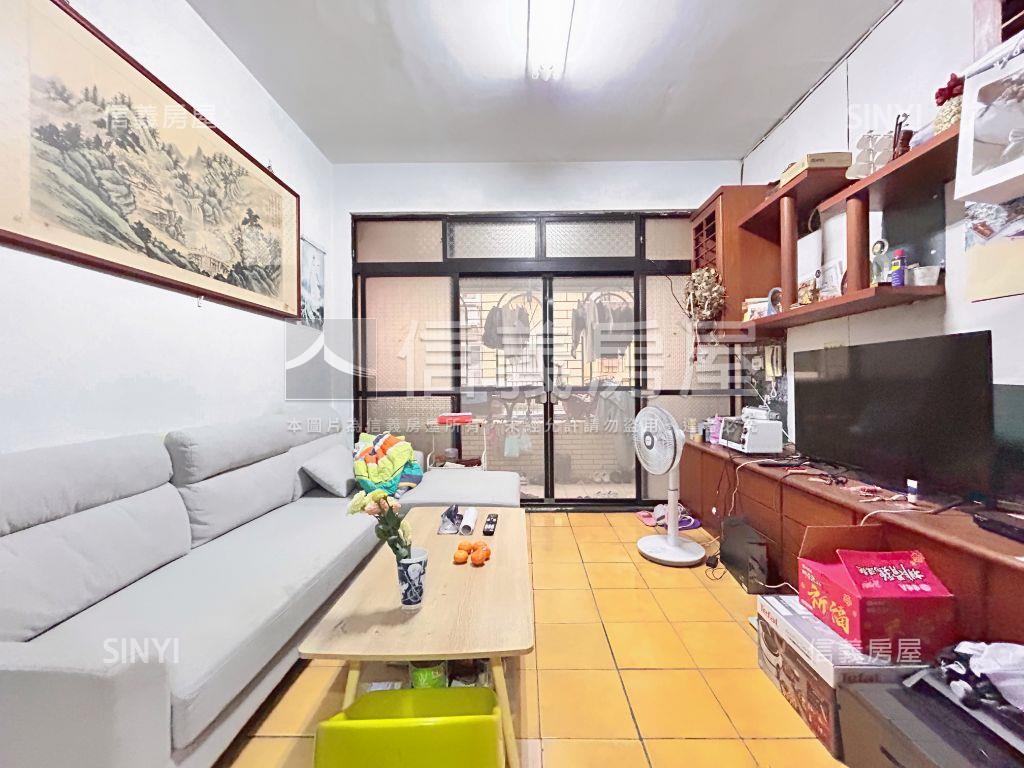 中港路二樓大公寓房屋室內格局與周邊環境