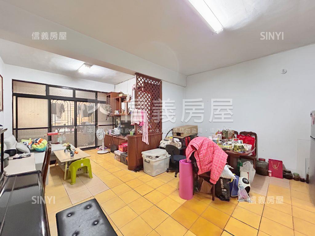 中港路二樓大公寓房屋室內格局與周邊環境